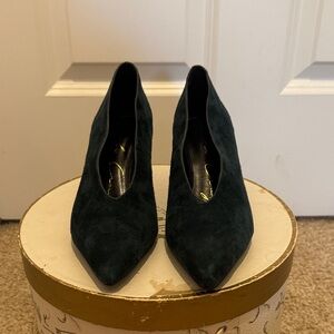 Lola Cruz green suede kitten heels